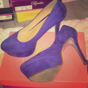 Size 11 Women’s Cobalt Platform Pump